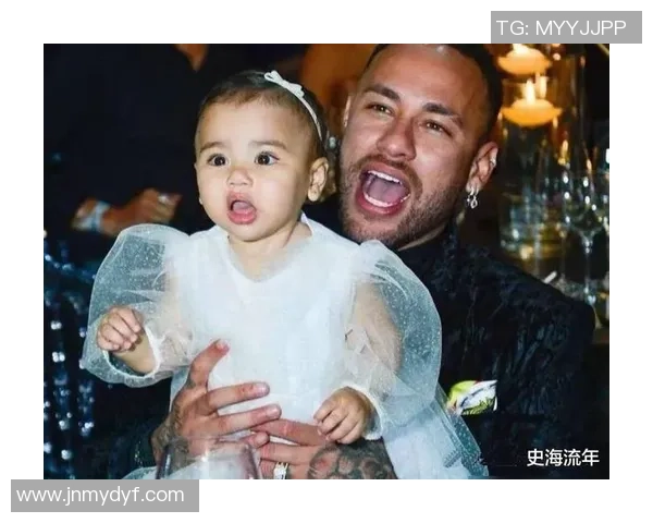 足球明星中有哪些人有儿子他们的家庭生活如何揭秘